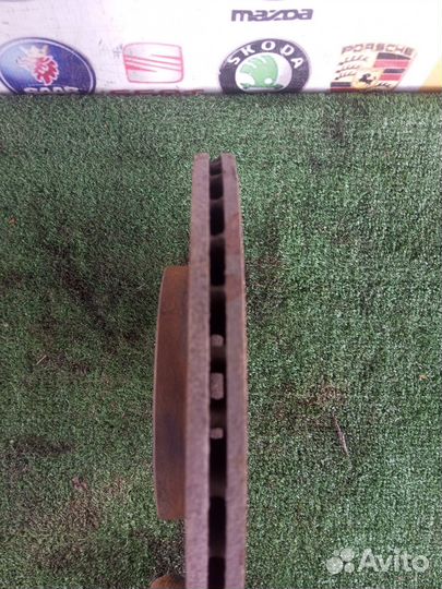 Тормозной диск передний Volkswagen Passat B3 G60