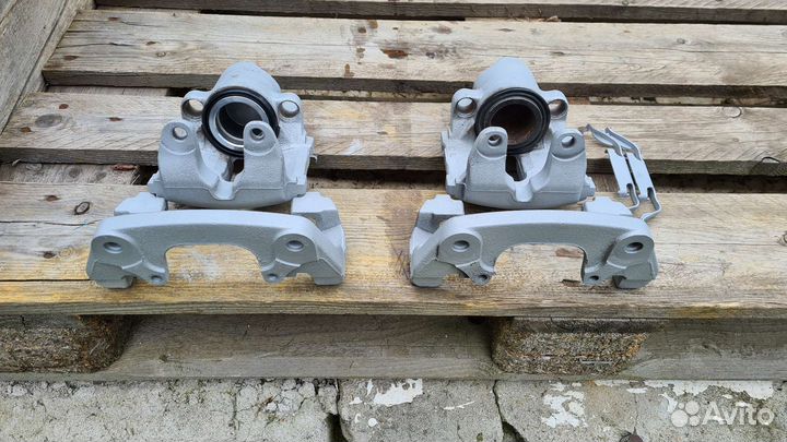 Передние тормозные суппорта BMW X5 E53