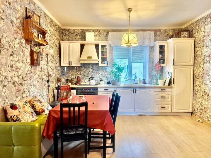 Дом 217,9 м² на участке 30 сот.