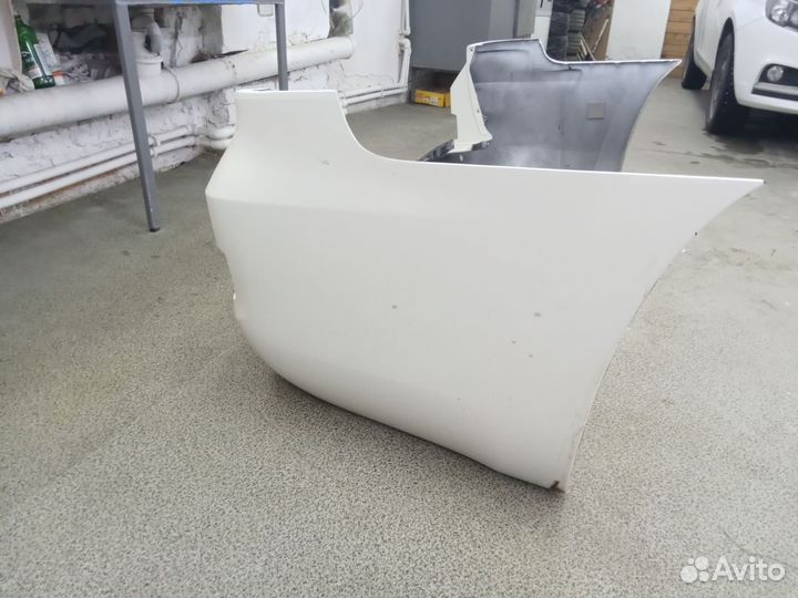 Продам задний бампер на Лендкрузер 200