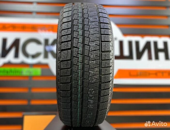 Kapsen SnowShoes AW33 215/55 R17