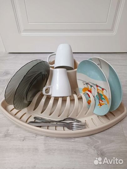 Сушилка / подставка для посуды пластик как новая