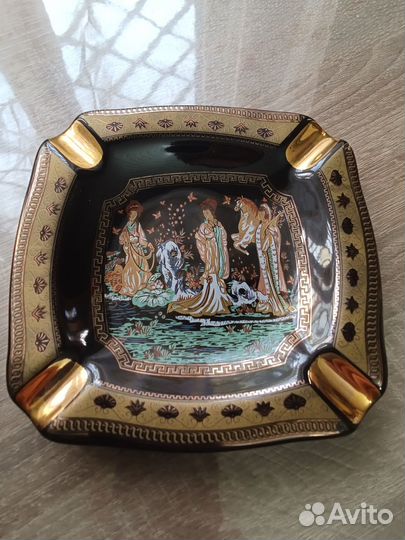 Фарфоровая пепельница