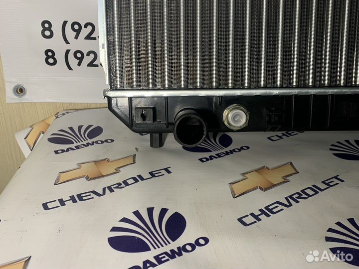 Радиатор охлаждения Chevrolet Lacetti 1.4-1.8 AT