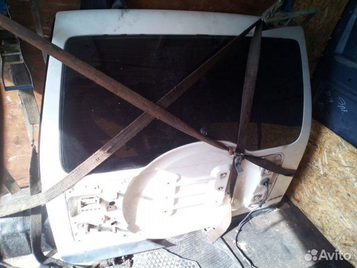 Дверь багажника Mitsubishi Pajero 4