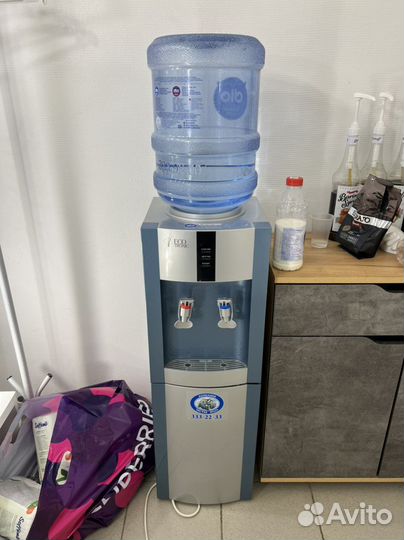 Куллер для воды напольный