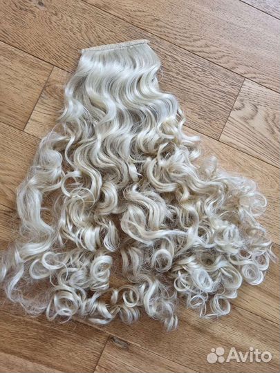 Волосы на заколках