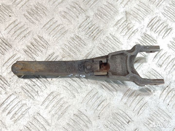 Вилка сцепления Mitsubishi Lancer 9