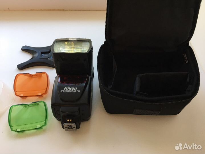 Вспышка Nikon Speedlight SB-700