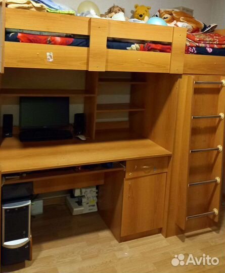 Двухъярусная кровать