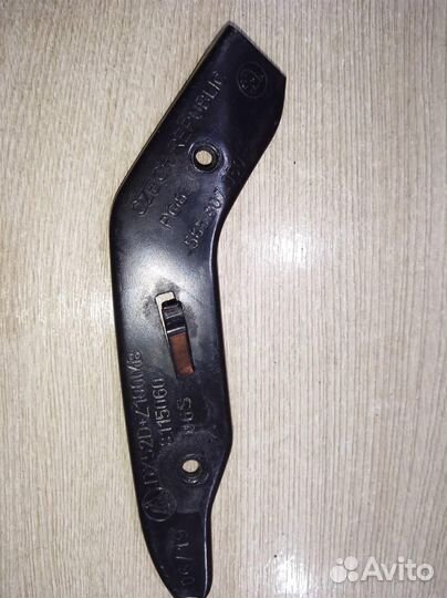 Направляющая переднего бампера правая skoda Kodi