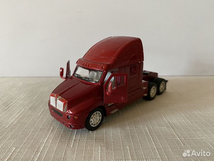 Kenworth t2000 модель 1:66 Kinsmart