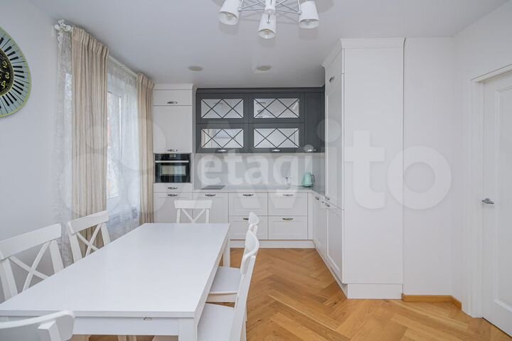 2-к. квартира, 65 м², 9/10 эт.