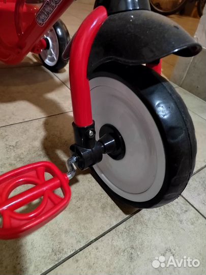 Трехколесный велосипед для малышей