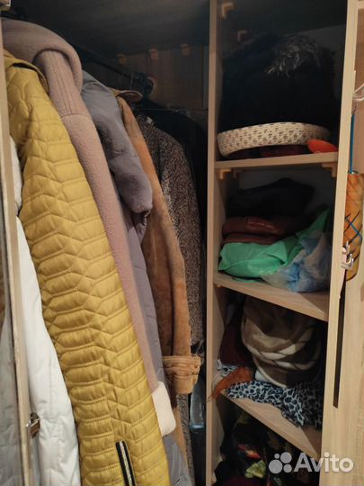 Шкаф для прихожей угловой