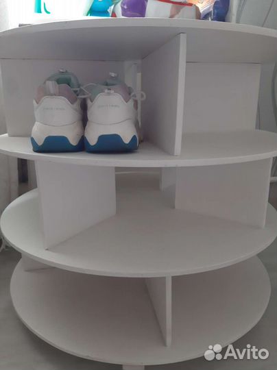 Обувница белая