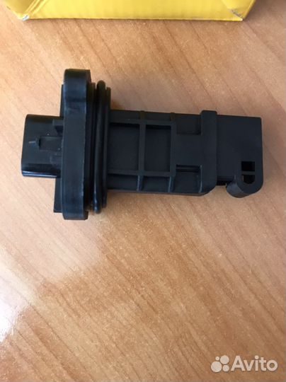 Расходомер воздуха BMW hella 8ET358095231