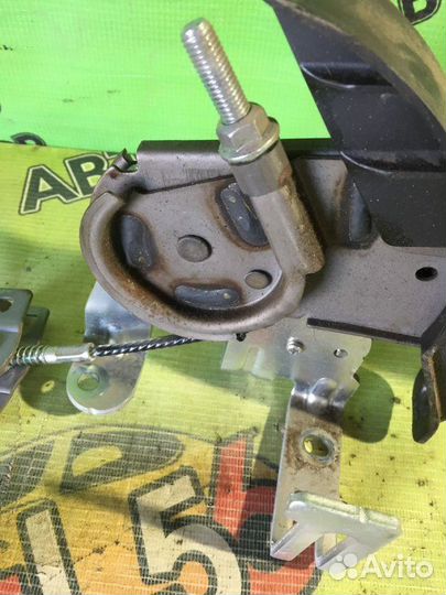 Рычаг стояночного тормоза Hyundai Solaris