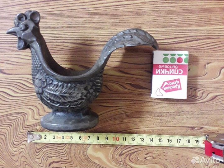 Настольная фигурка