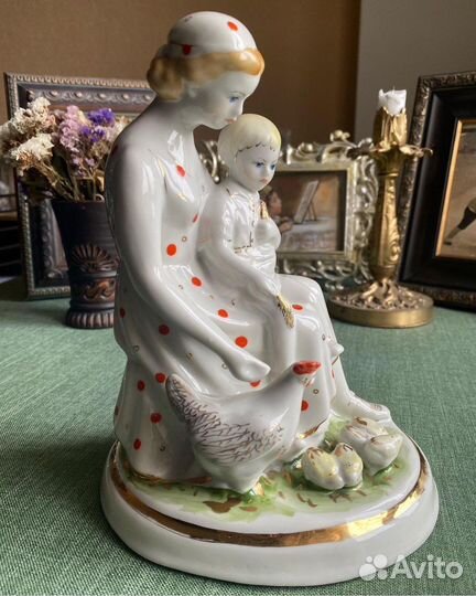Статуэтка Мама с ребенком кф Чудово 57 г