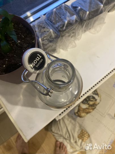 Стеклянная бутылка 1 л дизайнерская