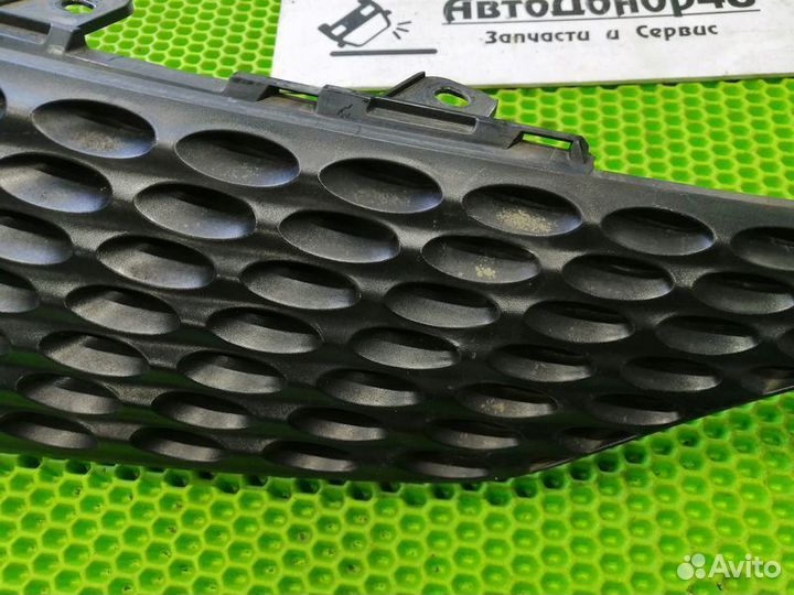 Решетка радиатора левая оригинал Nissan Juke F15