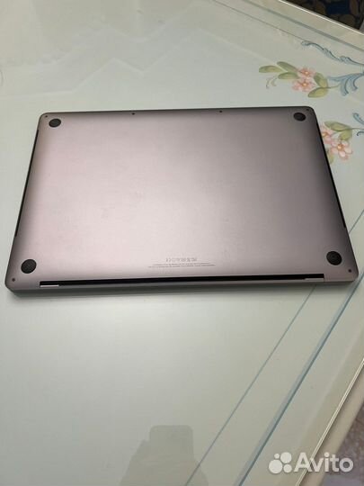 Mac book pro 15-inch 2016 года большой экран
