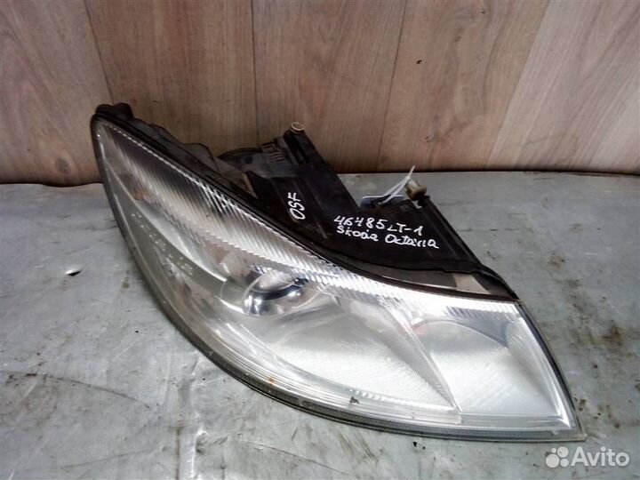 Фара правая 1Z2941016F