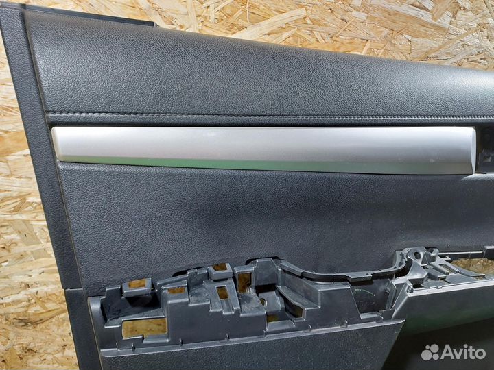 Обшивка двери задняя L G8 toyota Hilux (2015- 2020