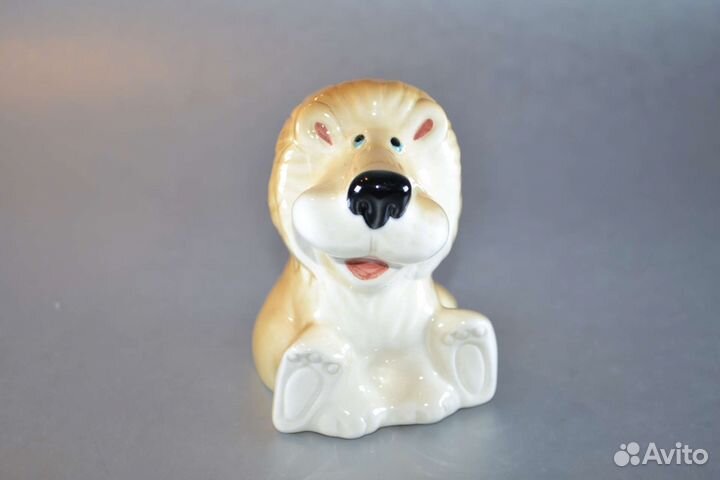 Лев Бонифаций фарфоровая статуэтка