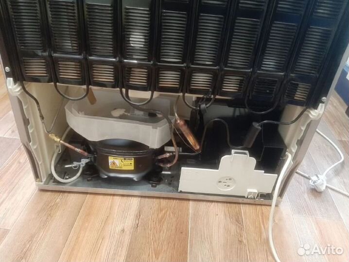 Ремонт холодильников Ремонт стиральных машин