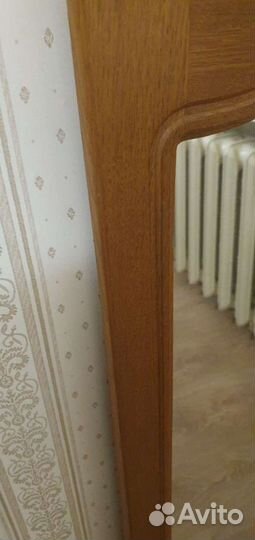 Зеркало в дубовой оправе