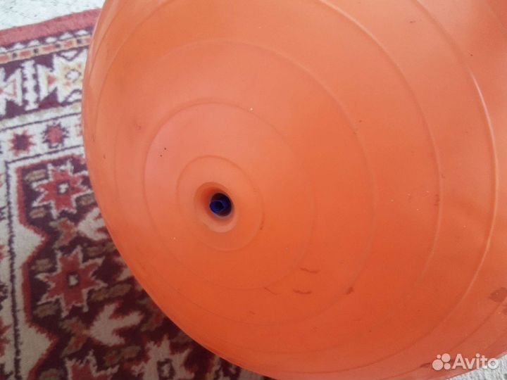 21. Гимнастический мяч диаметр 37см