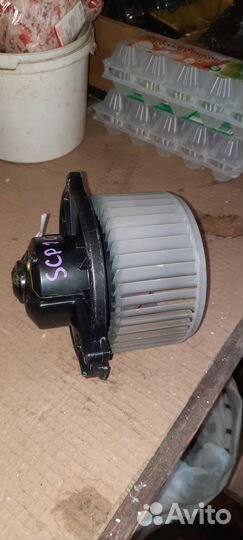 Моторчик печки Toyota Platz