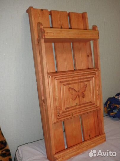 Газетница настенная из дерева