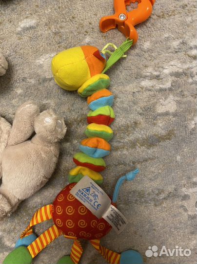 Подвески на коляску или кроватку