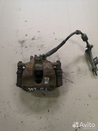 Суппорт передний левый Peugeot 308