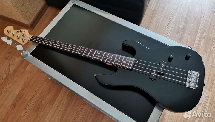 Басс гитара Flight 4 струны