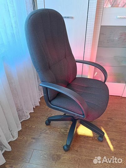 Компьютерное кресло