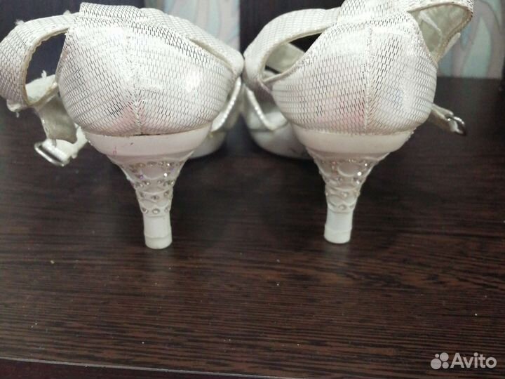 Босоножки для девочки