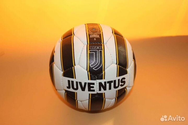 Футбольный мяч juventus