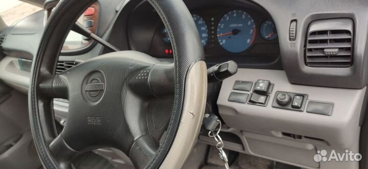 Nissan Serena 2.0 CVT, 2002, 300 000 км