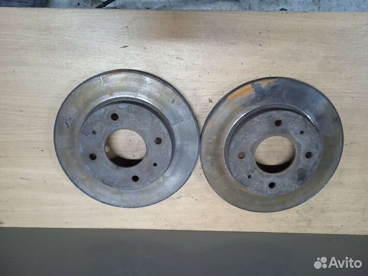 Диски тормозные передние Mitsubishi carisma рест