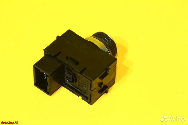 Nissan Patrol (Y62) Кнопка обогрева сиденья левая