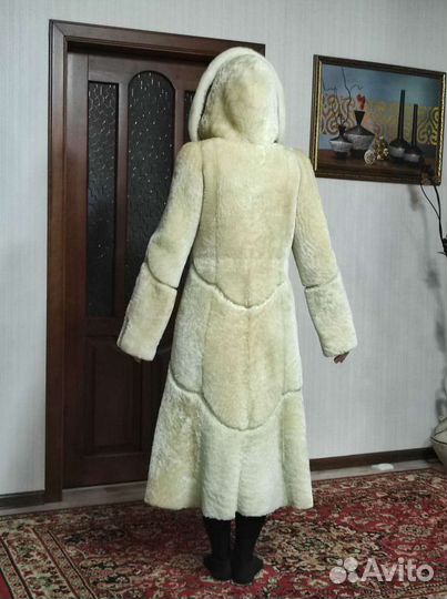 Шуба мутоновая с капюшоном