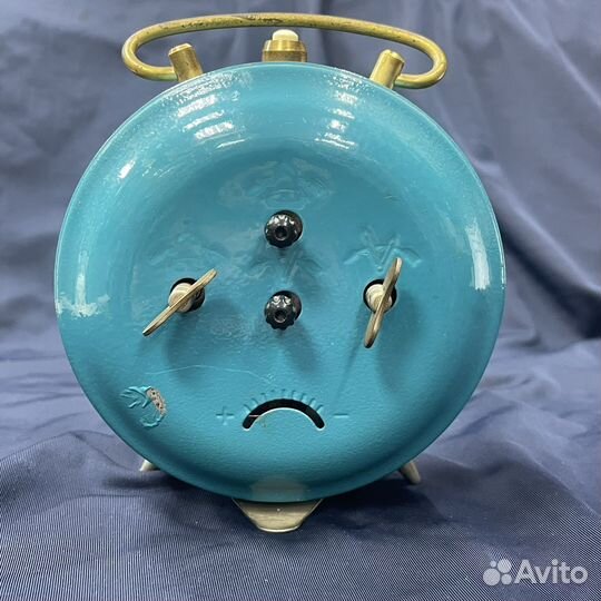 Настольные часы будильник «Янтарь» СССР (сзр)