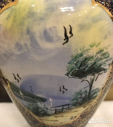 Антикварная ваза