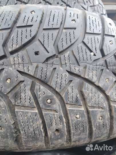 Bridgestone Blizzak Spike-02 235/55 R17