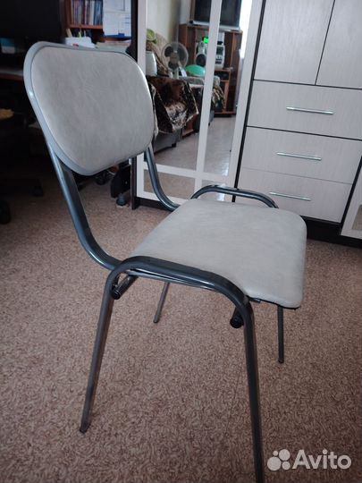 Стулья и табуретки бу