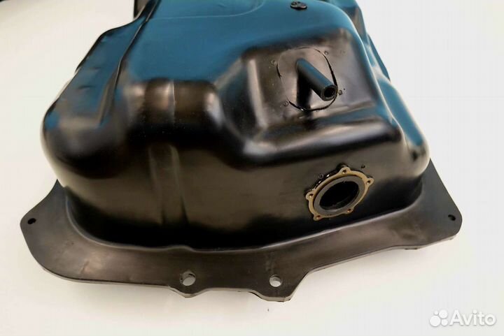 Топливный бак Toyota Hiace